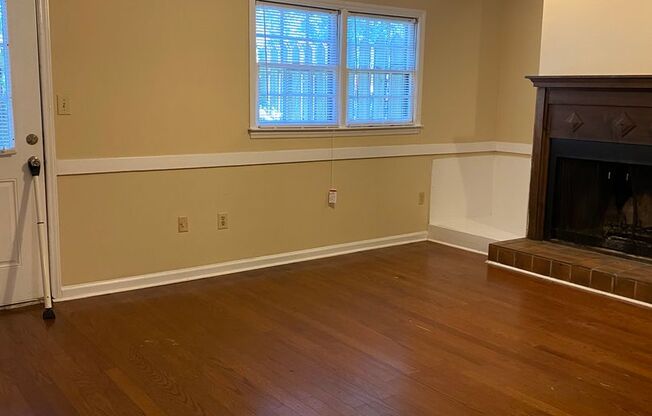 1909 S. Milledge Ave #2 | 2 BED 2.5 BATH TOWNHOUSE + COMMUNITY POOL