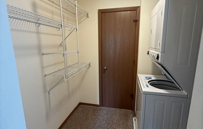 2 beds, 1 bath, 965 sqft, $1,750, Unit 7533CC
