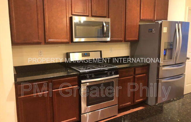 106 MERCER CT