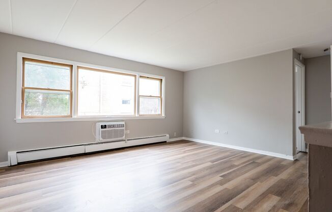10935 S. Lloyd Dr.