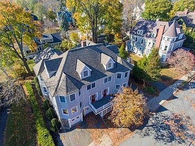 23 WELLINGTON ST