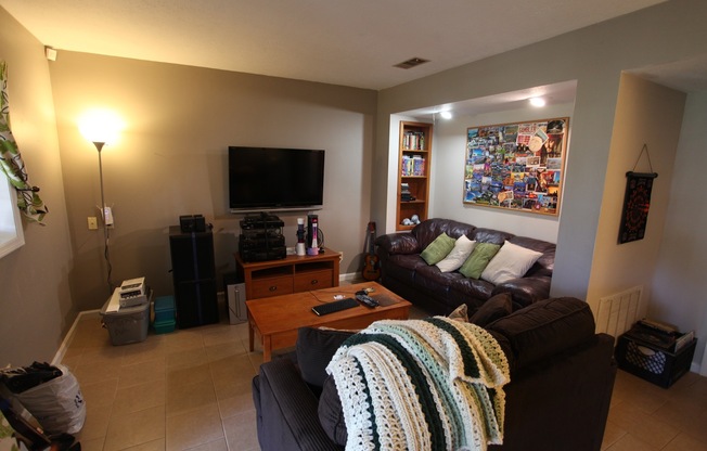 3 beds, 2 baths, $2,000