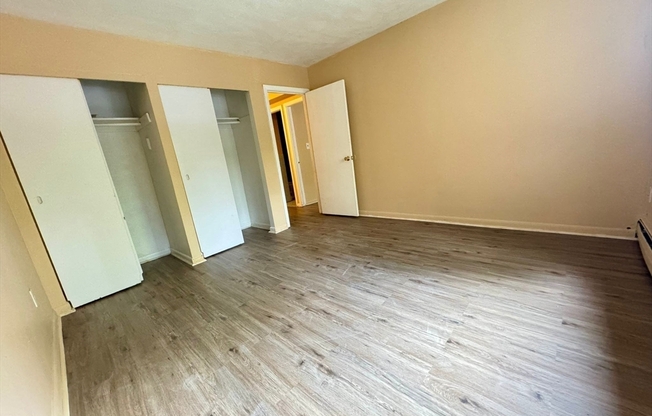 2 beds, 1 bath, 1,020 sqft, $2,300, Unit E112