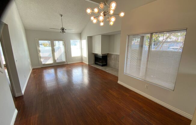 NE Townhome with new upgraded stainless steel appliances