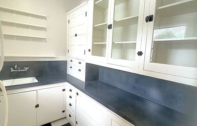 1 bed, 1 bath, 560 sqft, $1,250, Unit 1