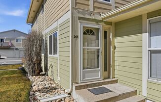 2 Bed / 2 Bath Townhome in Denver