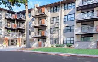 32Hundred Lenox