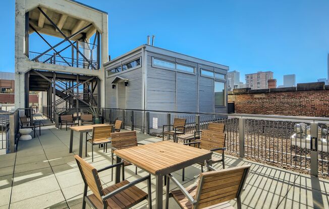 Evolve Real Estate: Stunning Urban Loft 2 Beds/2 Baths in The Heart of LoDo!