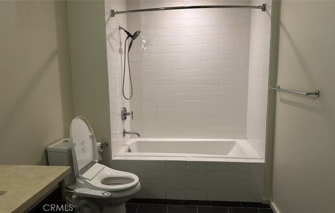 1 bed, 1 bath, 920 sqft, $2,900, Unit 709