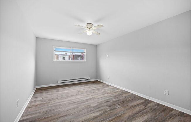 1 bed, 1 bath, 700 sqft, $1,000, Unit J4 (1BR)
