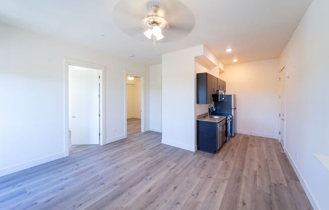 2 beds, 1 bath, 644 sqft, $1,725, Unit 1401