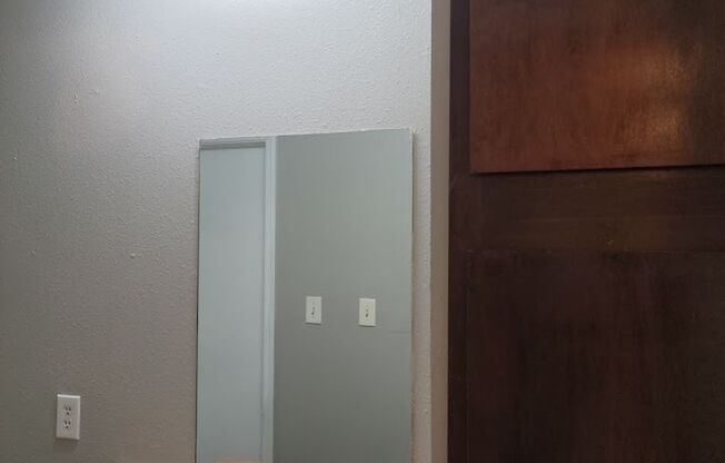 1 bed, 1 bath, 600 sqft, $699, Unit 104