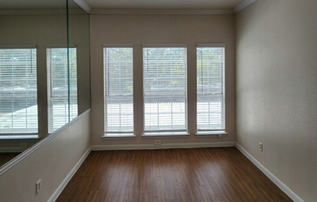 1 bed, 1 bath, 802 sqft, $1,525, Unit 521-u