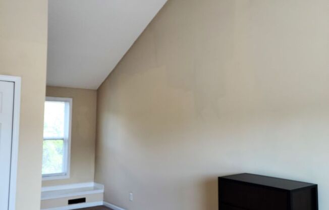 4 beds, 2 baths, 1,200 sqft, $3,280, Unit 2215 #53