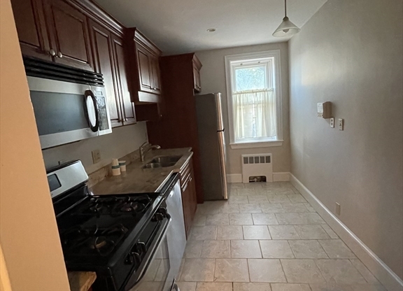 2 beds, 1 bath, 1,100 sqft, $2,800, Unit 4