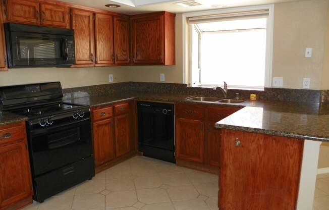 SINGLE STORY HOME – CUL-DE-SAC – 3 CAR GARAGE – DESERT LANDSCAPING