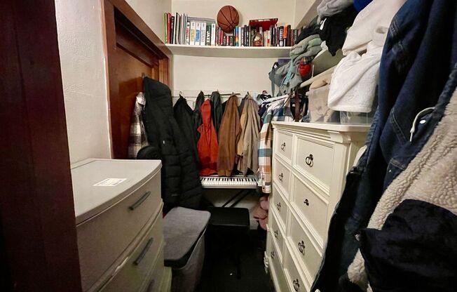 Studio, 1 bath, $875, Unit 15