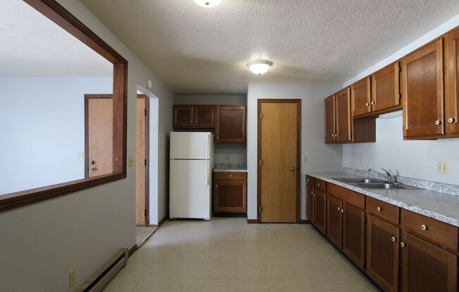 2 beds, 1 bath, 801 sqft, $925, Unit Apt 413