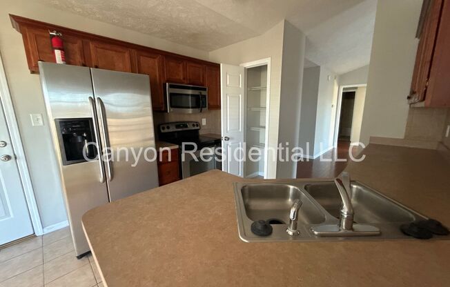 3 beds, 2 baths, $1,770