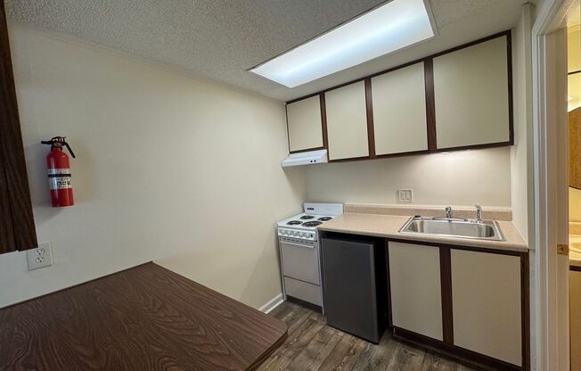 Studio, 1 bath, $995, Unit 301