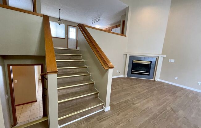 3408 E 48th Ct
