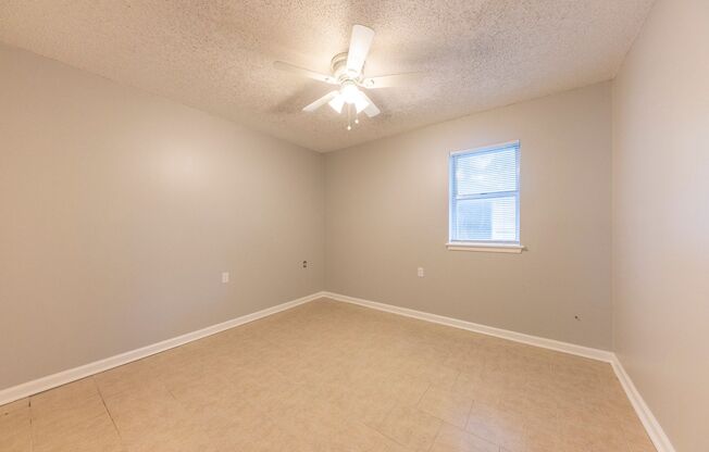 3 beds, 1 bath, $1,165