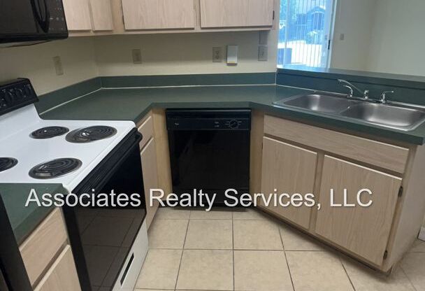 1 bed, 1 bath, $925, Unit Unit 1014
