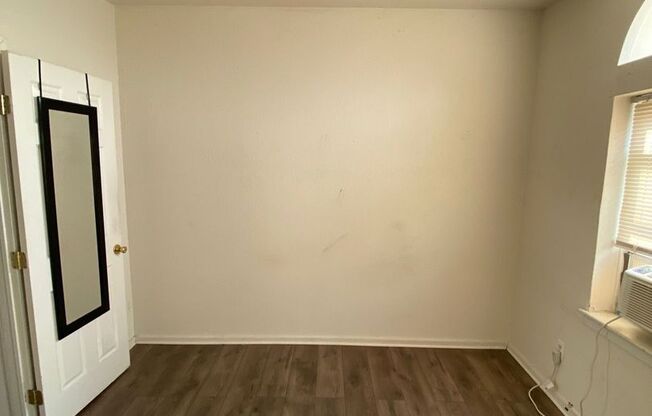 3 beds, 1 bath, 1,500 sqft, $1,800, Unit #2