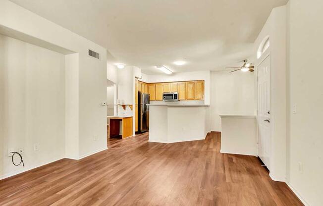 1 bed, 1 bath, 866 sqft, $2,455