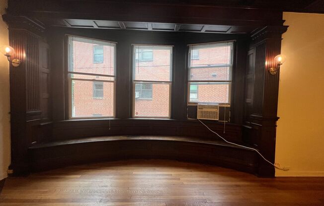 Studio, 1 bath, 440 sqft, $1,449, Unit 5336 Fifth Ave. #02