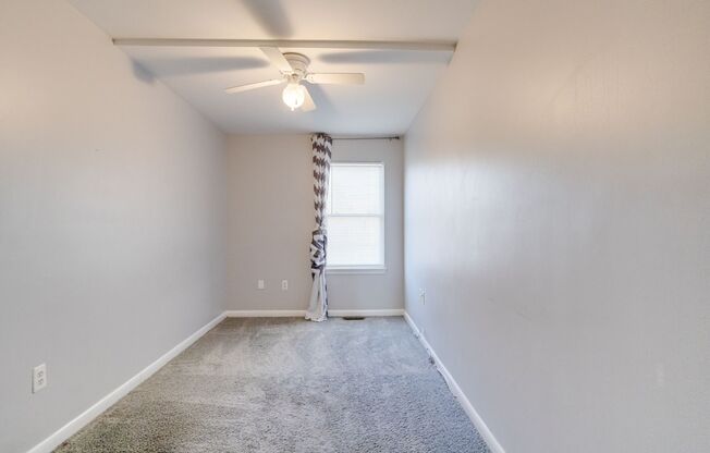 2 beds, 1 bath, $1,600