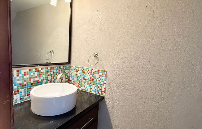 2 beds, 1.5 baths, $895, Unit # 30
