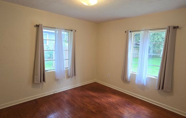 2 beds, 1 bath, $1,425