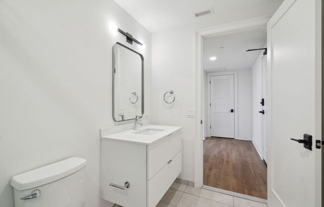 1 bed, 1 bath, 764 sqft, $3,335, Unit 902