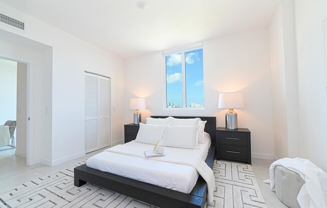 2 beds, 2 baths, 986 sqft, $2,400, Unit 705