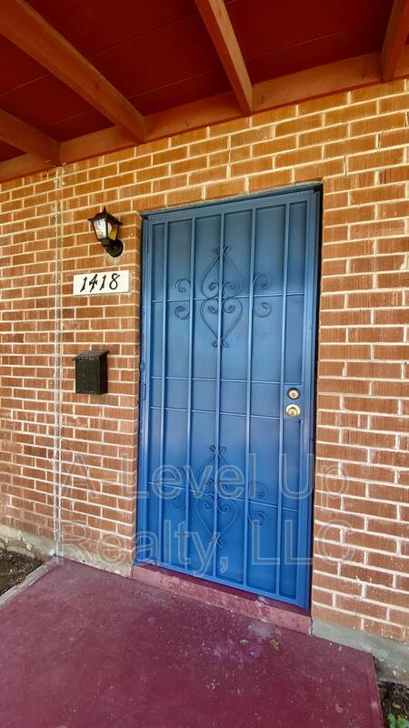 1418 N JONES BLVD
