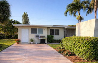 717 NE 10 ST, APT 3 Hallandale, FL 33009