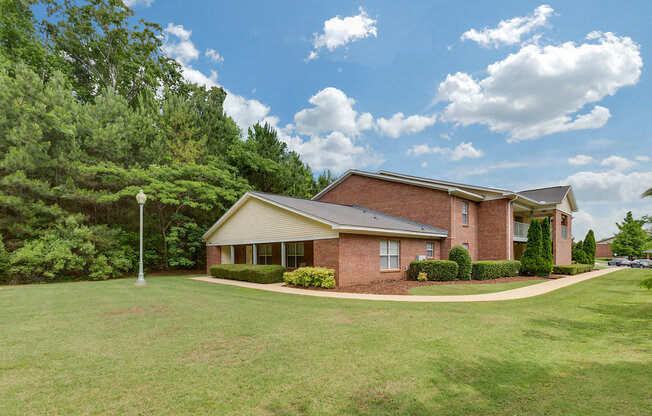 Mountain View Apartment Homes, Tuscaloosa, AL, Exterior