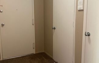 1 bed, 1 bath, 850 sqft, $1,075, Unit 10-21