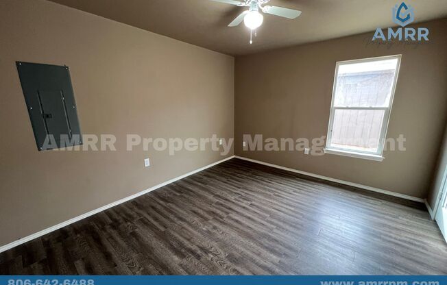 3 beds, 2 baths, $1,099