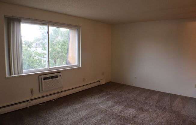 308 E. Oak St