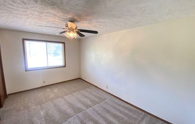 1 bed, 1 bath, 650 sqft, $870, Unit 1505-14