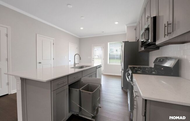 Brand New Charming 2 master BR Townhome in Graham