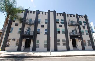 Alex Court Apartments - Apartments Now leasing in Los Feliz...CALL NOW!