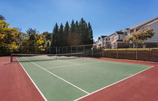 Tennis Courts at Sunscape Apartments, Virginia
