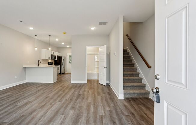 4 beds, 3 baths, 1,425 sqft, $1,795, Unit 201