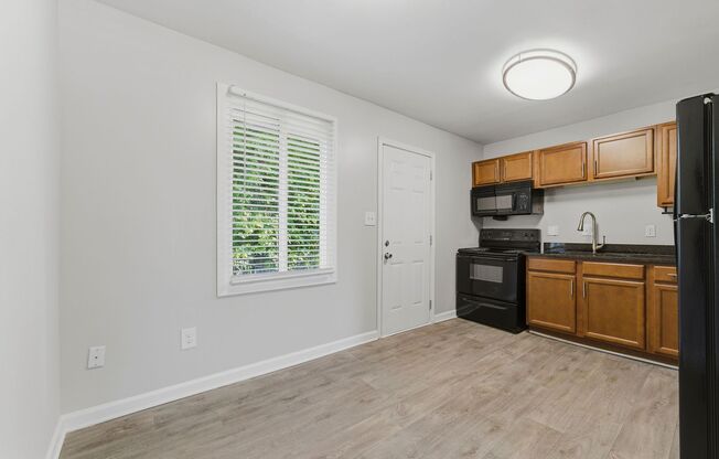 1 bed, 1 bath, 725 sqft, $1,150, Unit P6