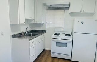 1 bed, 1 bath, 550 sqft, $1,095, Unit 437 Myrtle #D