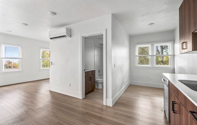 Studio, 1 bath, $1,074, Unit 15