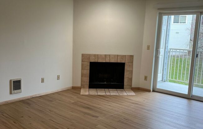 Beautifully Maintained condo Renton!